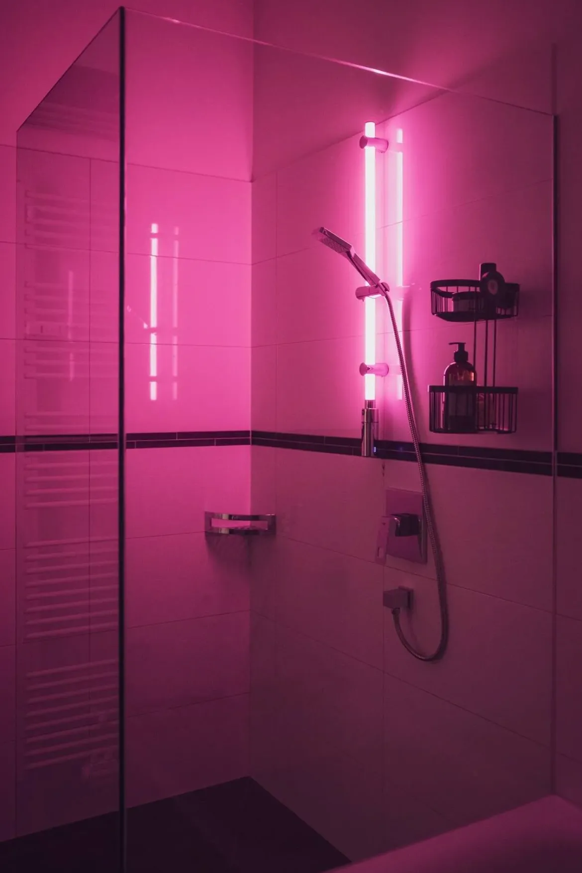 Drążek prysznicowy LED, 94 cm, RGB, WENKO