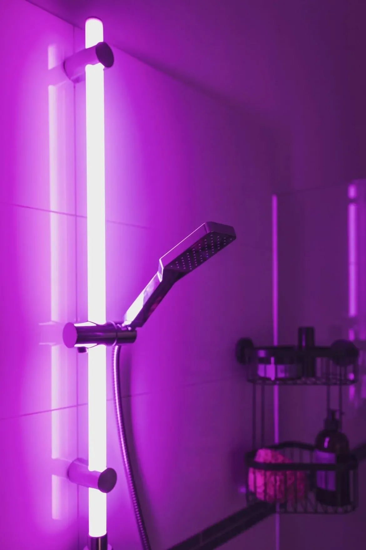 Drążek prysznicowy LED, 94 cm, RGB, WENKO