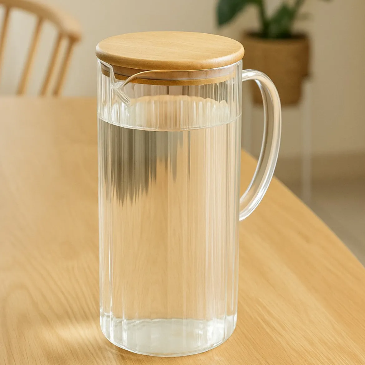 Dzbanek na wodę szklany NATO, ryflowane szkło 1,4 l