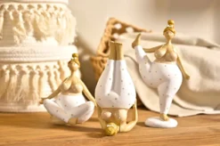 Figurka porcelanowa Joga, kobieta, 22 cm