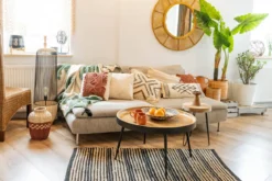 Lampa podłogowa boho Anea, rattan i metal, wys. 95 cm