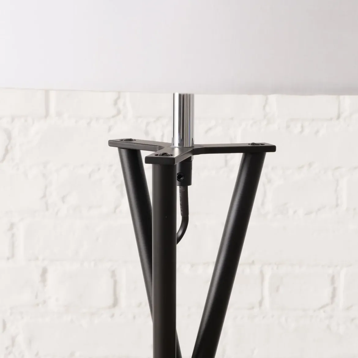 Lampa podłogowa na trójnogu NOVO, 158 cm