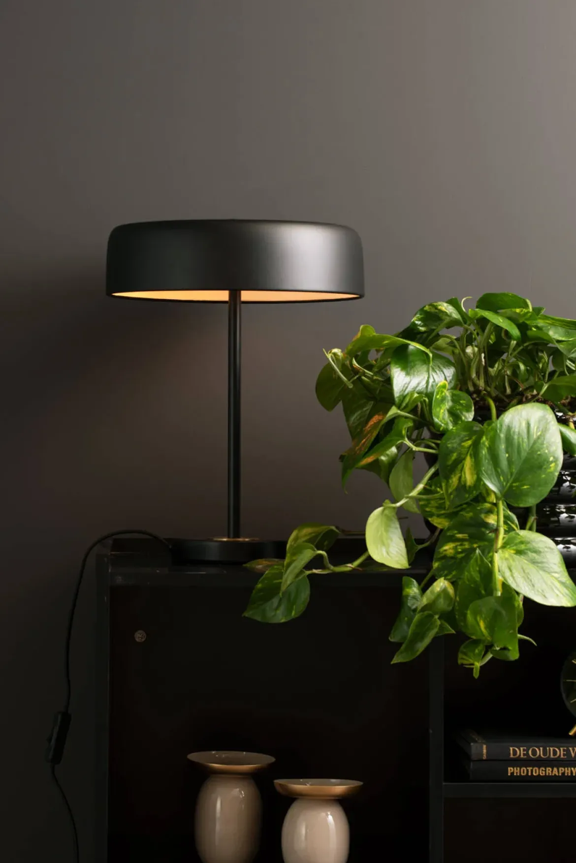 Lampa stołowa DISC czarna, Ø 30 cm