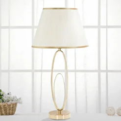 Lampa stołowa GLAM FLUSH, metalowa, złota, Ø 30x58 cm