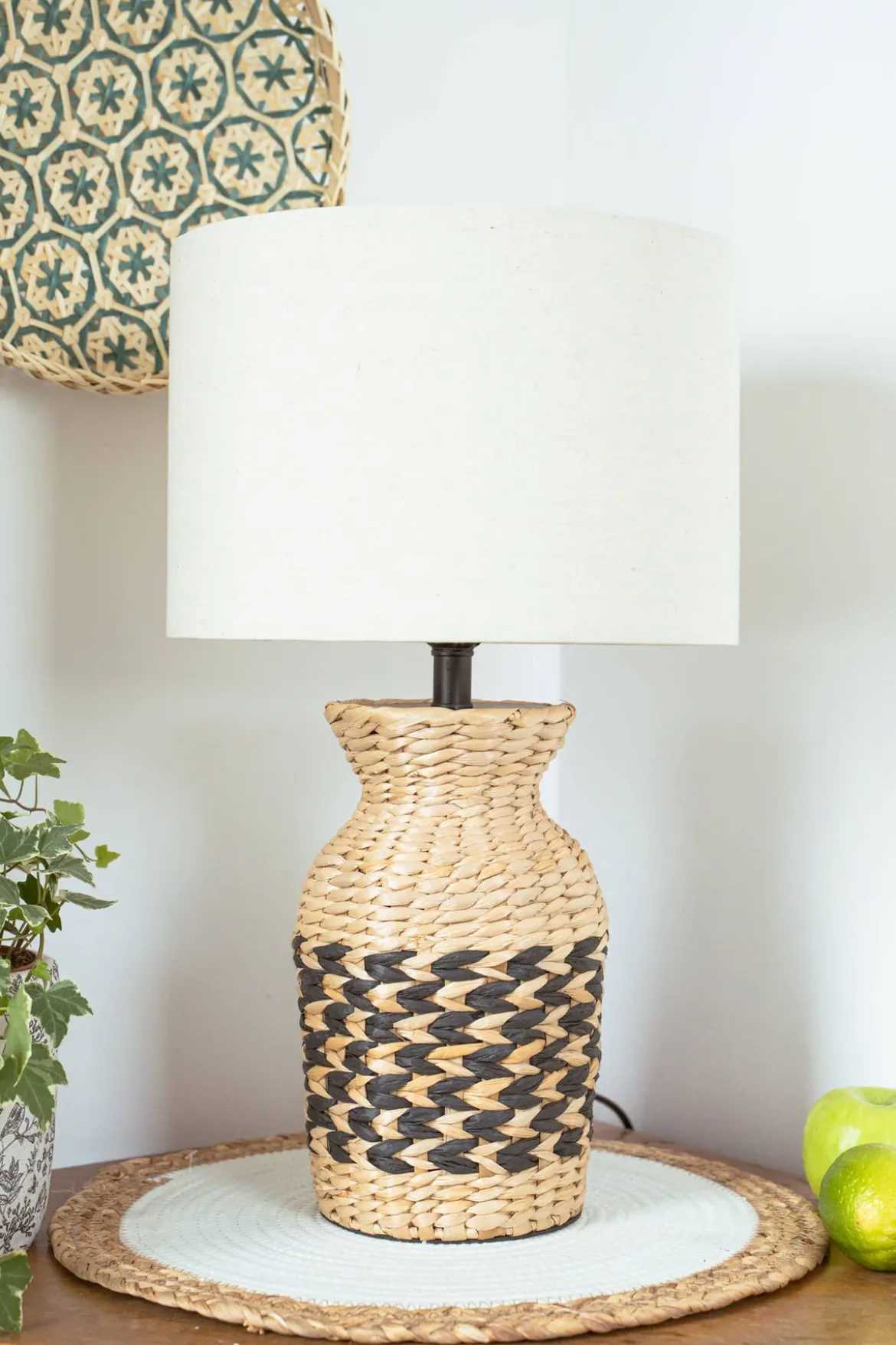 Lampa z abażurem Hiacynt, podstawa z plecionki, 49 cm