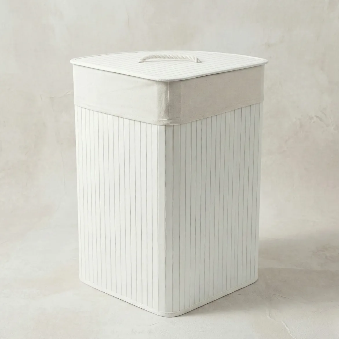 Narożny kosz na pranie ARCO, bambus, 60 l