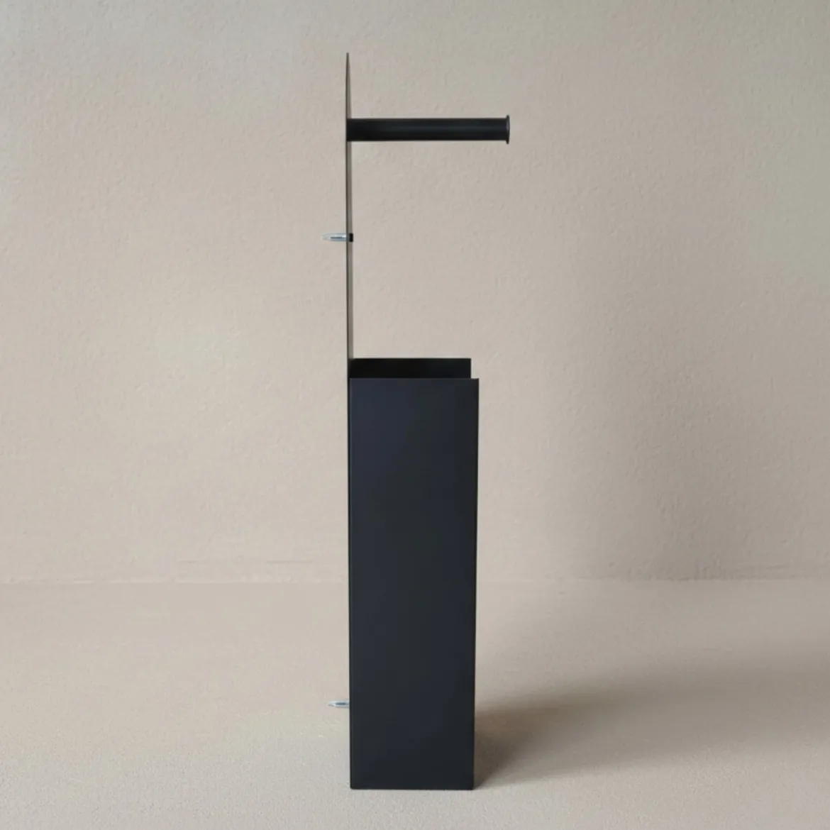 Stojak na papier toaletowy z uchwytem URVA, 66 cm