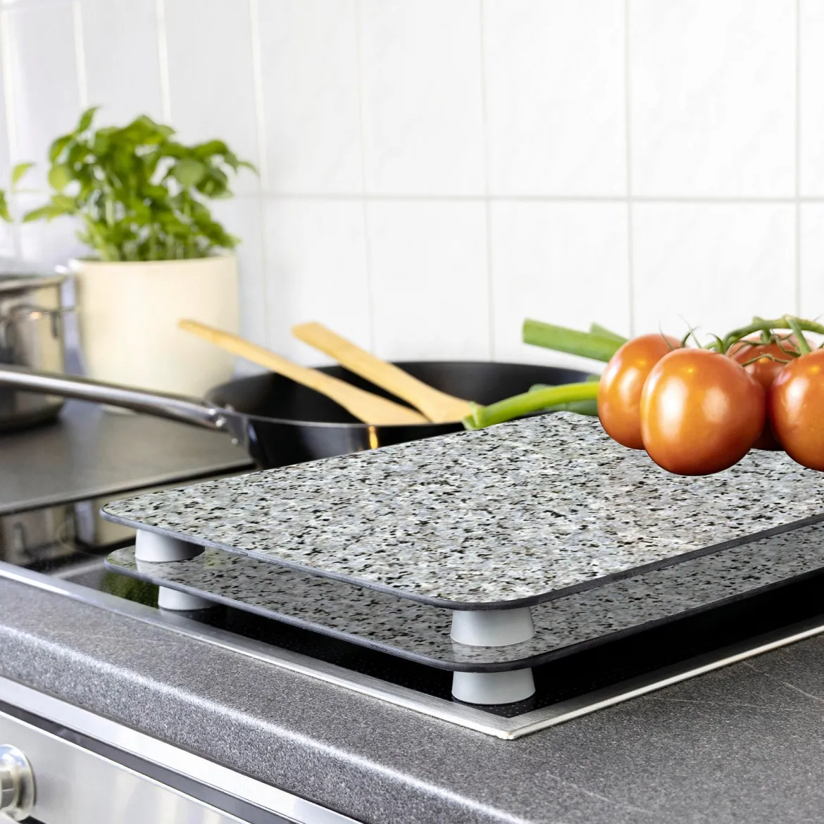 Szklane płyty ochronne GRANIT na kuchenkę – 2 sztuki, WENKO