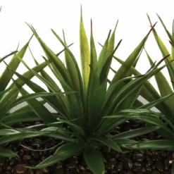 Sztuczne kwiaty w doniczce, aloes