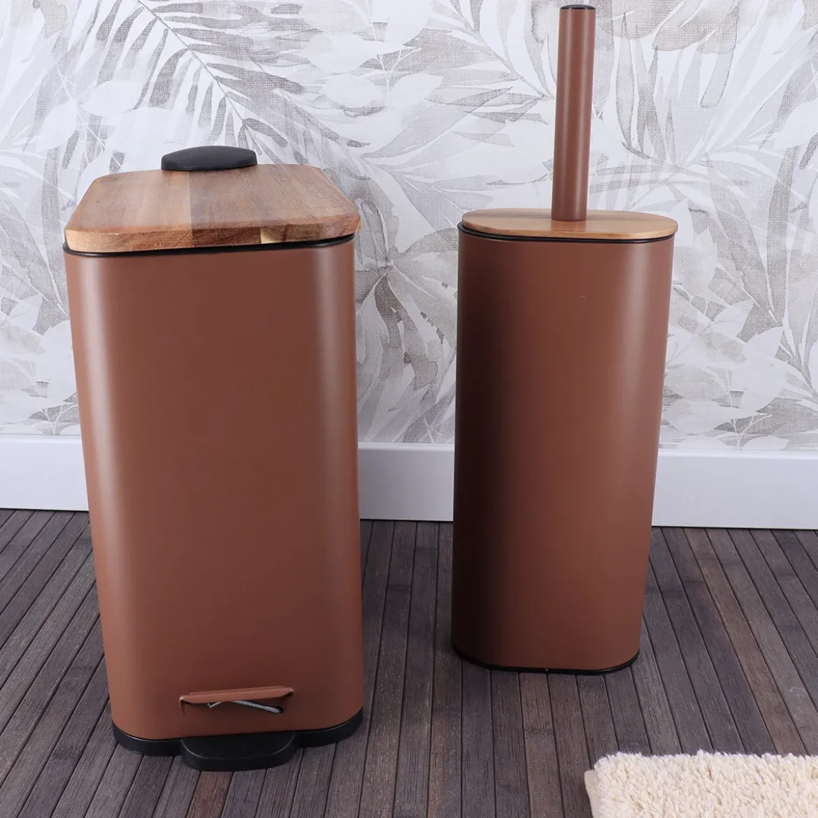 Wąski kosz do śmieci do łazienki MONO z drewnianą pokrywą, 5 l