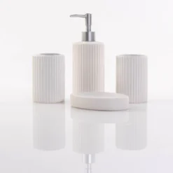 Zestaw ceramicznych akcesoriów łazienkowych, 4 elementy